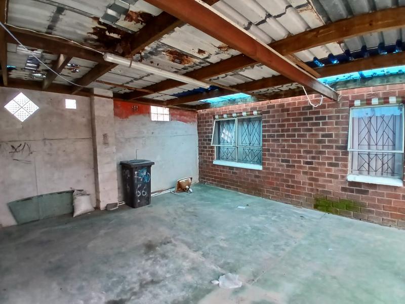 4 Bedroom Property for Sale in Lentegeur Western Cape
